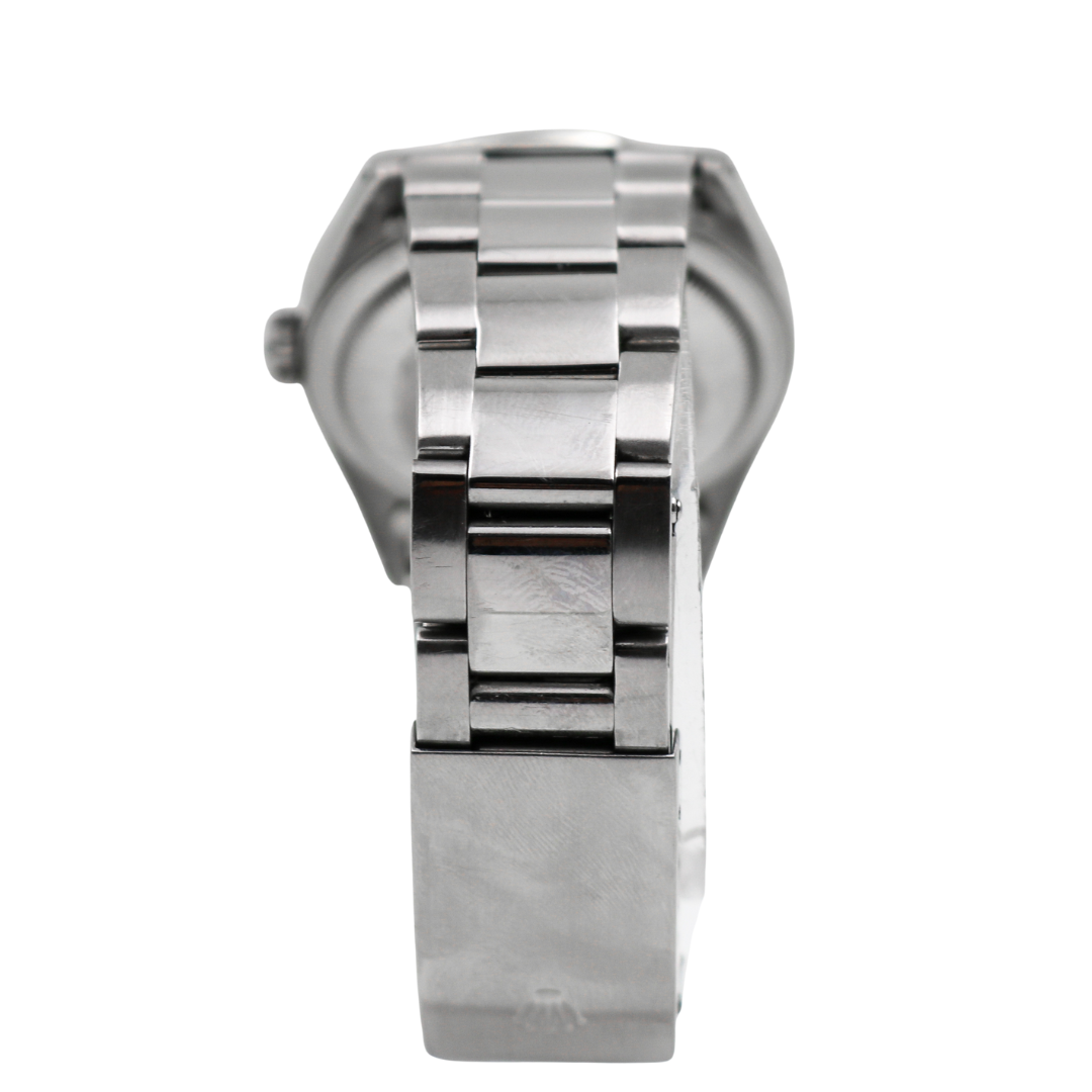 Top-down view of Rolex Datejust strap with clasp centered and links aligned.