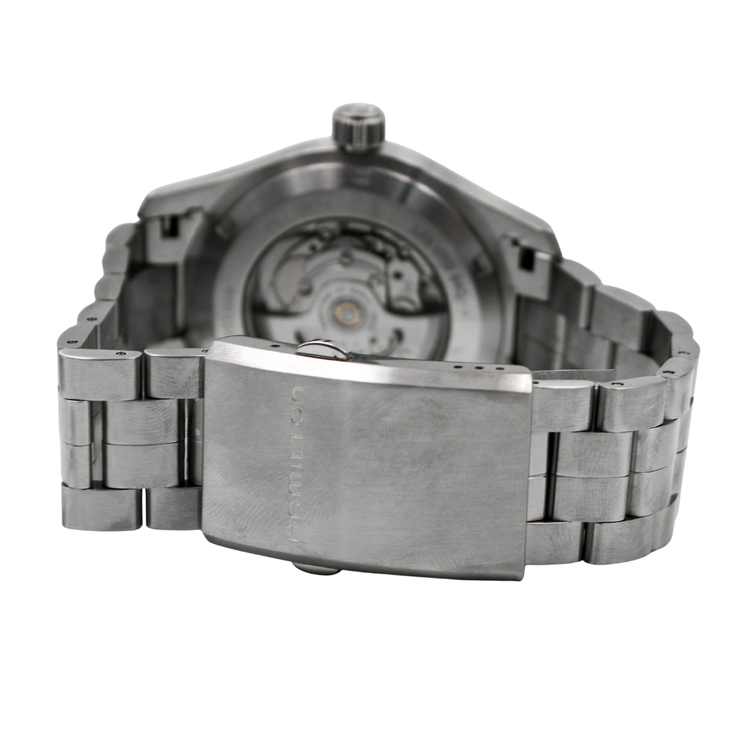 Closed clasp of Hamilton Khaki Field metal bracelet