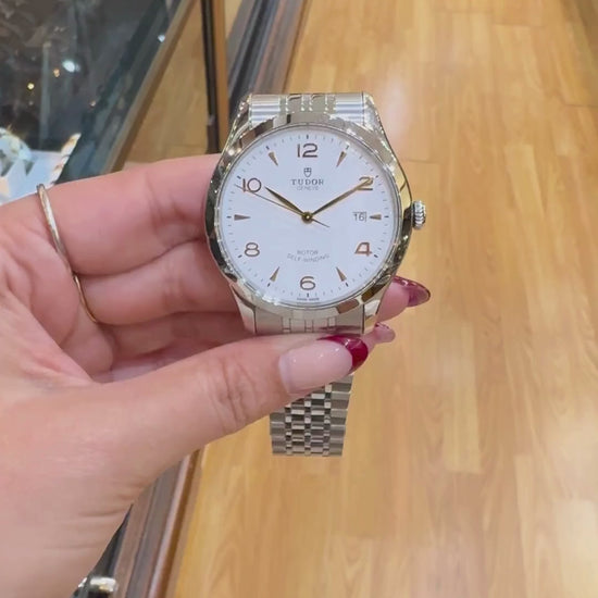 video of Tudor 1926 41mm Automatic White Dial