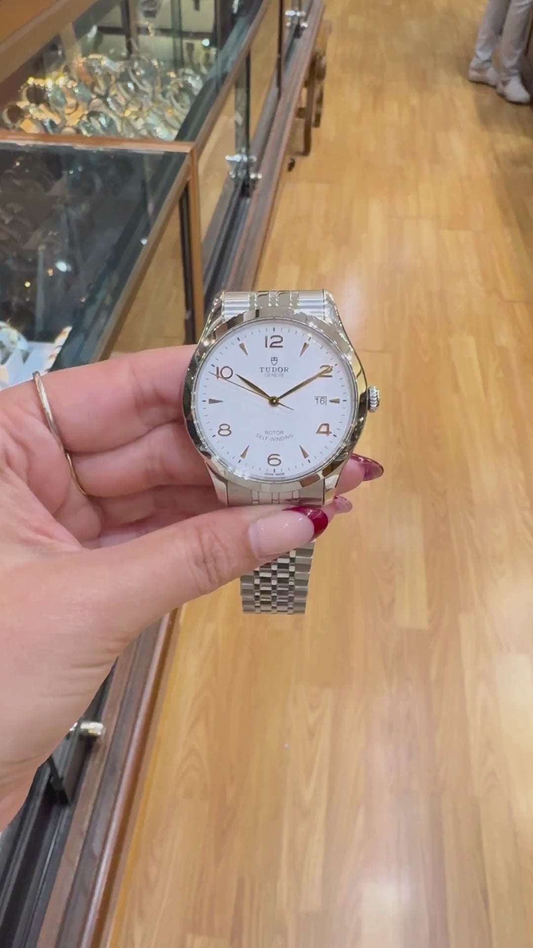 video of Tudor 1926 41mm Automatic White Dial