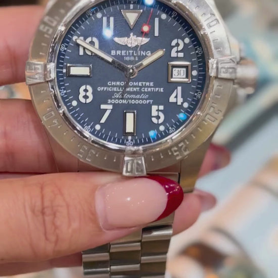 A video of Breitling Avenger Seawolf front view, blue dial, steel bracelet.